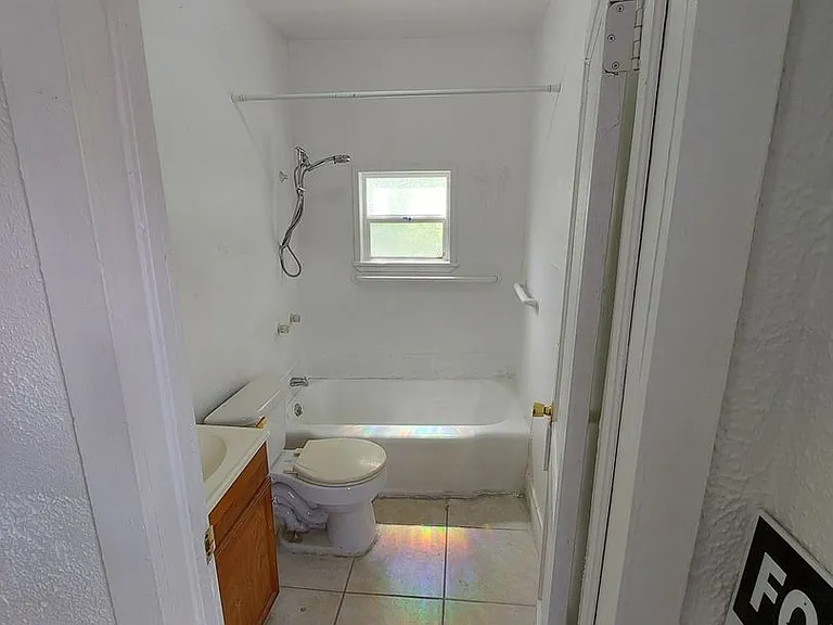 1016 NE 8th Ave — Photo 12