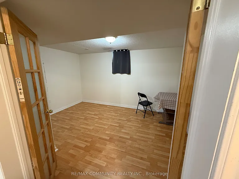 27 Bobolink Ave #LOWER — Photo 3