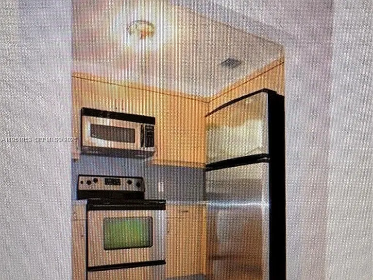 544 NE 62nd St #2 — Photo 4