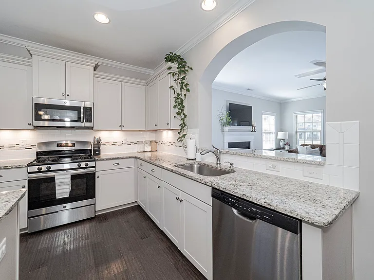 103 Dogwood Blossoms Dr — Photo 9