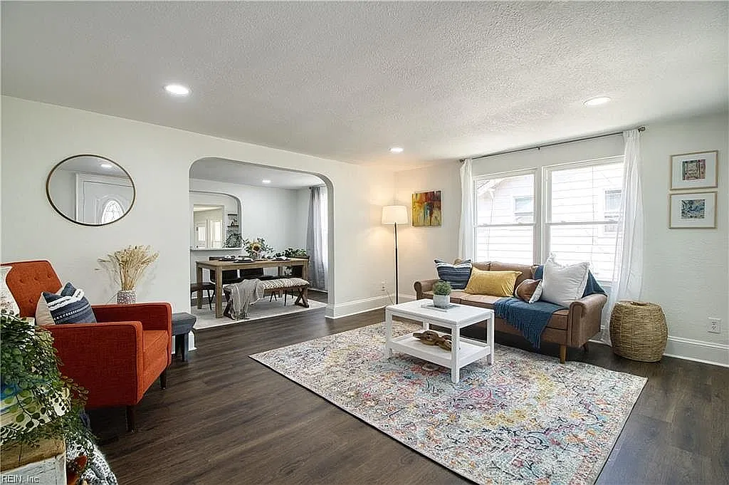 3 bed, 1500 sqft, $2,399 — Photo 2