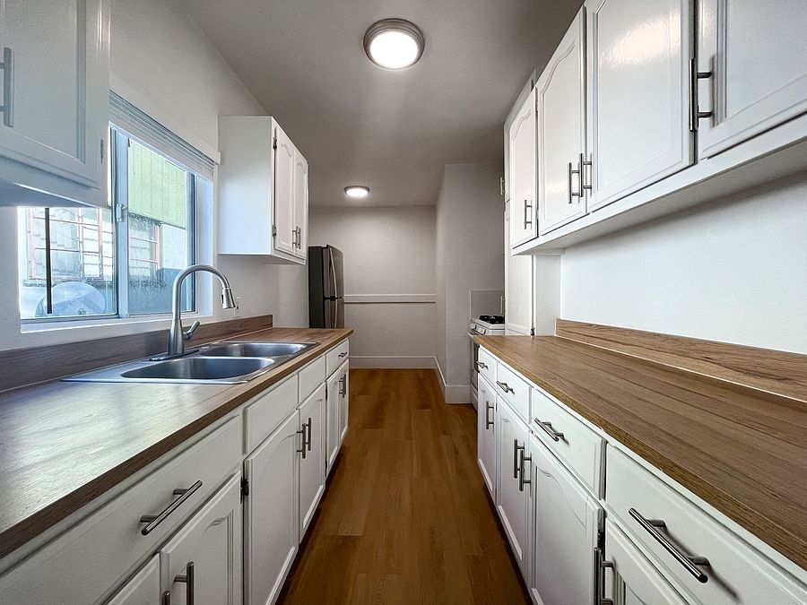 1st image of 3960 1/2 W 27th St #3960.5