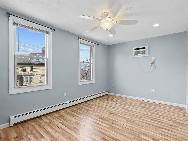 16 Hinsdale Pl — Photo 12