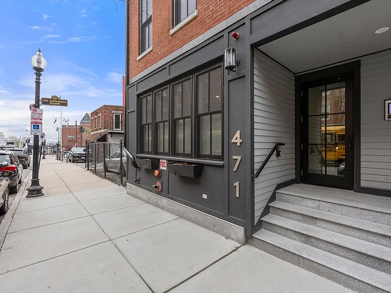 471 Hanover St #2 — Photo 14