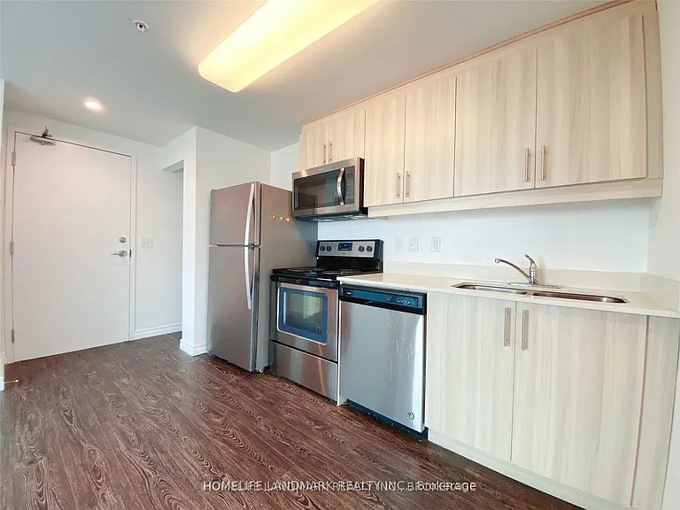 158 King St N #2201 — Photo 7