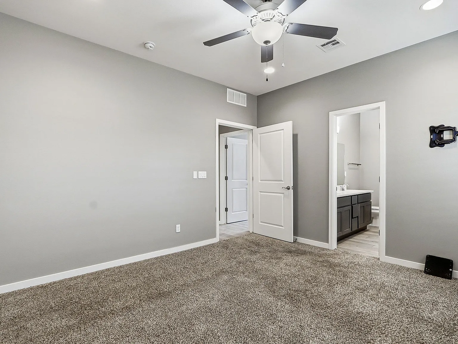 2025 William Caples St - 1 — Photo 4