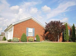 281 Village Dr, Berea, KY 40403