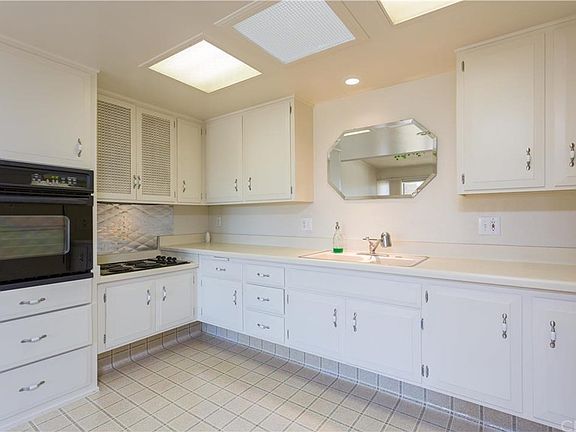 4th image of 13741 Thunderbird Dr APT 50L