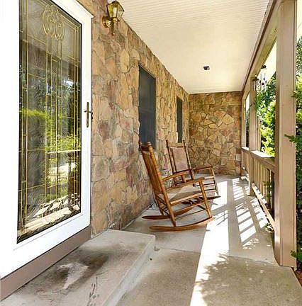 2nd image of 25 Garden St