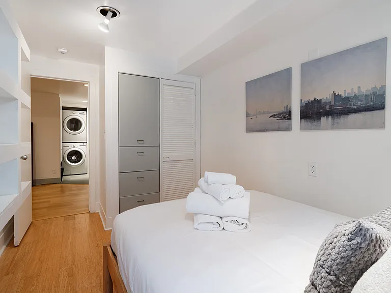 456 W 49th St #1 — Photo 21