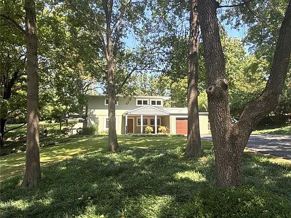 2nd image of 1511 Lark Ave