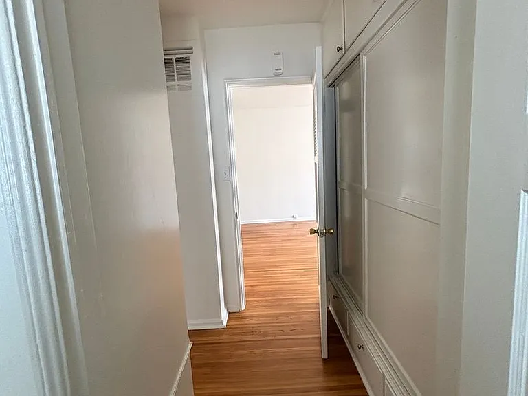 1227 N Crescent Heights Blvd — Photo 8