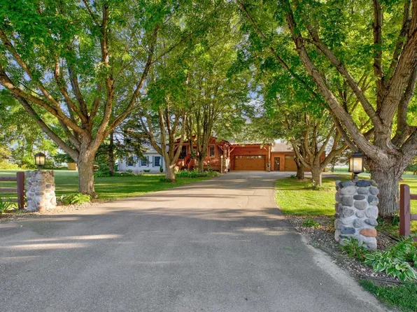 4420 Decker Trl S, Faribault, MN 55021