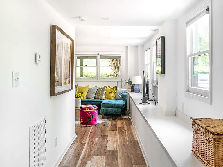 1031 Austin Ave NE #3 — Photo 9