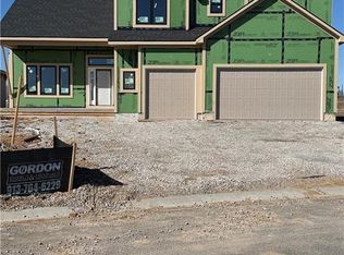 6004 Apache Dr, Shawnee, KS 66226