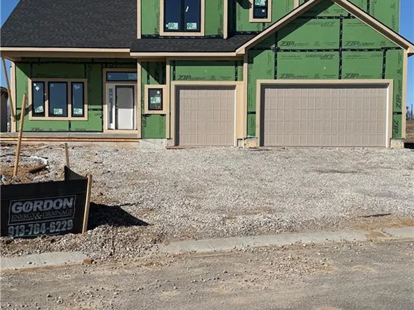 6004 Apache Dr, Shawnee, KS 66226