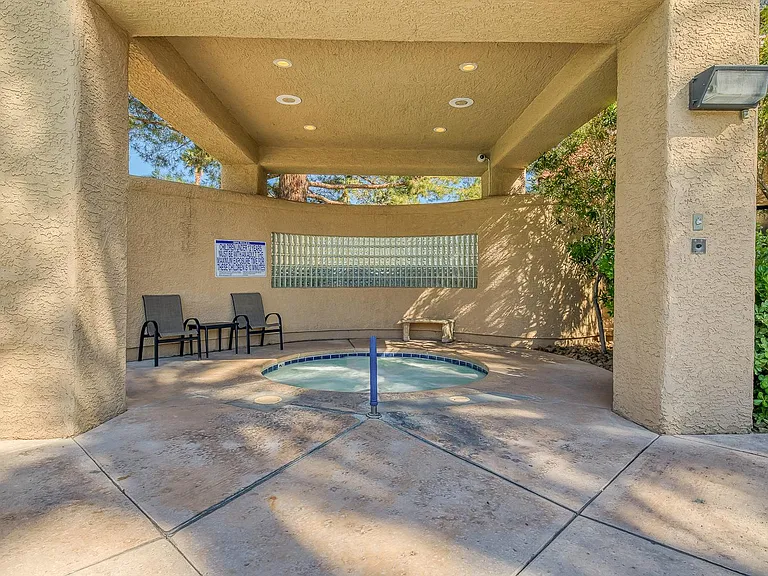 7277 Mission Hills Dr — Photo 45