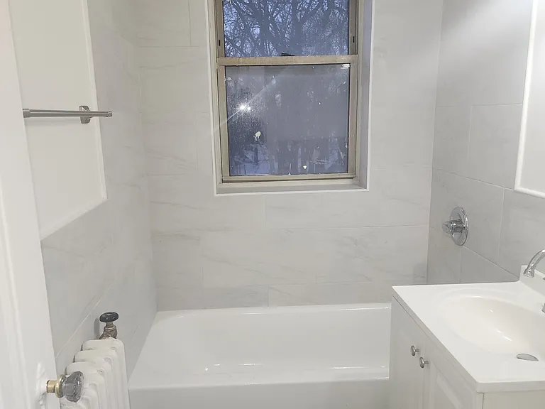 149 Bentley Ave #C3 — Photo 8