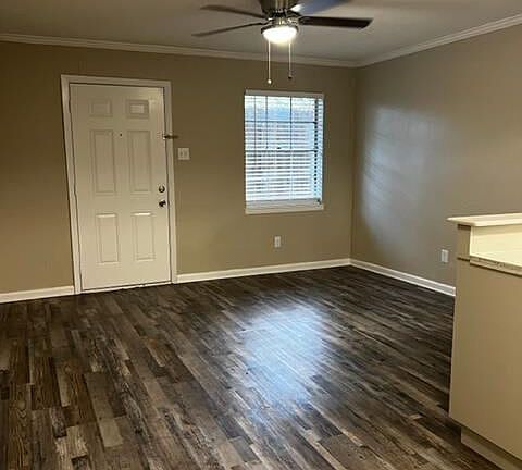 5th image of 808 S Center St APT 6