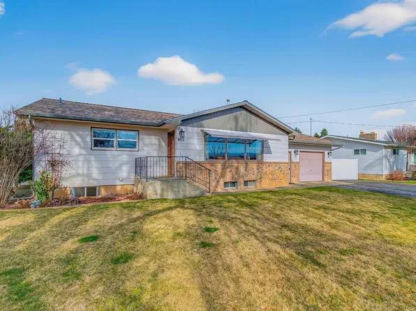 917 Cedar Ave, Lewiston, ID 83501
