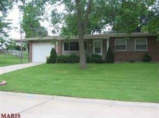 111 Becky Thatcher Dr, Saint Charles, MO 63303