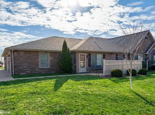 4922 Grand View Ln, Fort Madison, IA 52627
