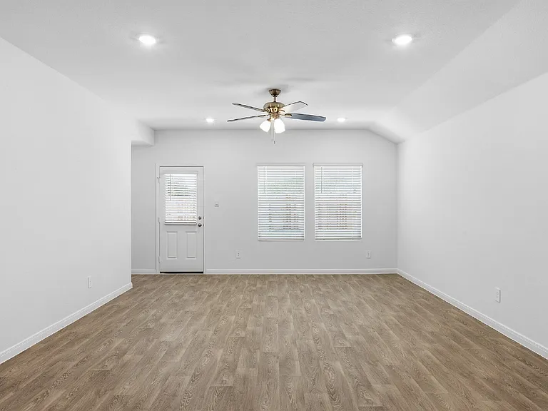 298 Denali Dr — Photo 16