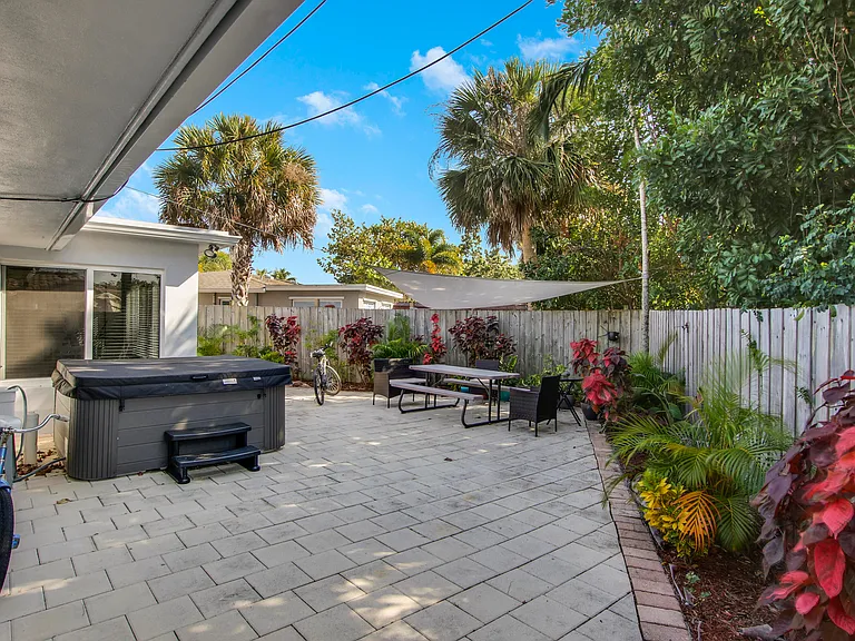 466 Tequesta Dr — Photo 19