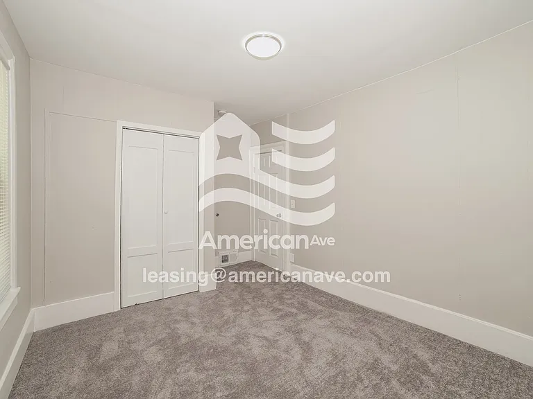 1346879_010_bedroom_12851678.jpg