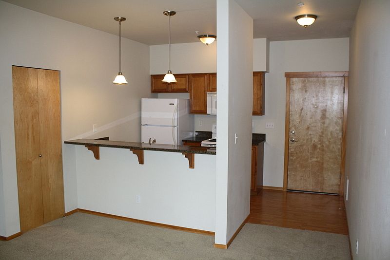2nd image of 1909 E Sunset Dr APT 305