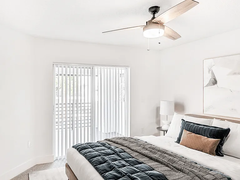 Sheridan Ocean Club Apartments — Photo 43