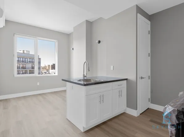 641 East 28th Street 5J image 3 of 16