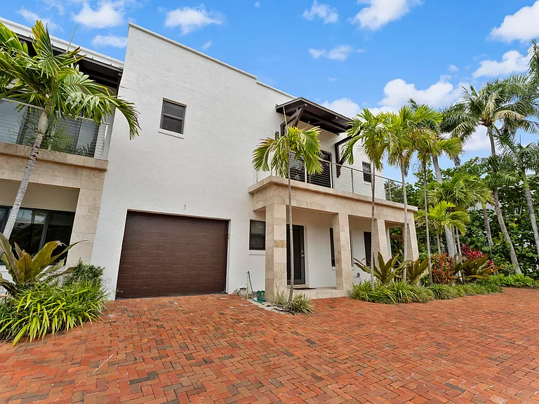 1121 Bel Air Dr — Photo 25