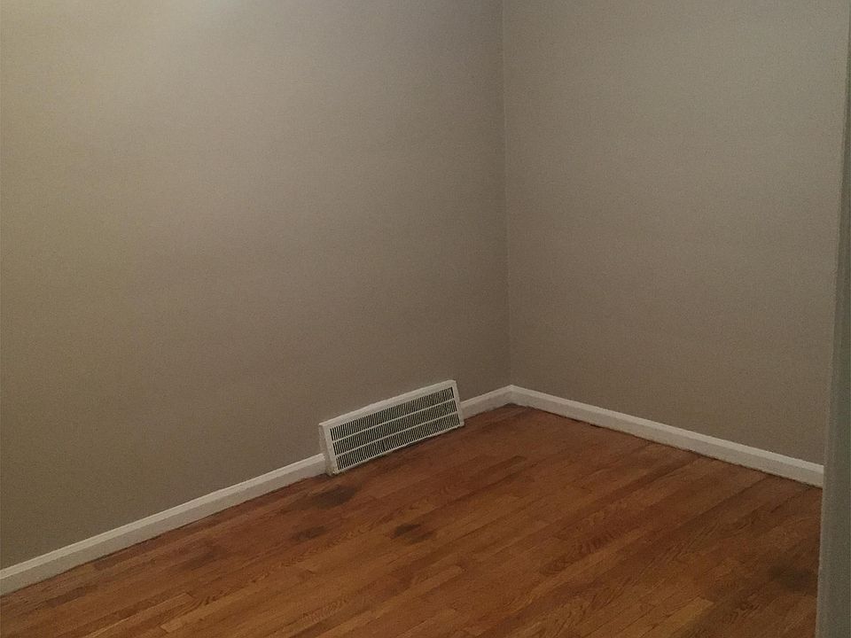 2nd image of 15611 Fairmount Dr