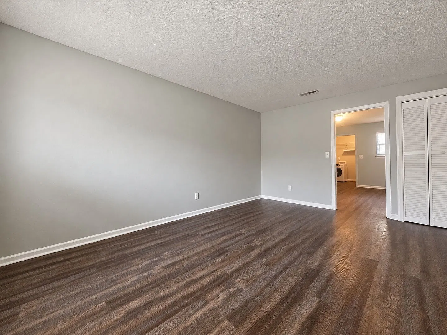 2 bed, 1.0 bath, 720 sqft, $1,095 — Photo 2
