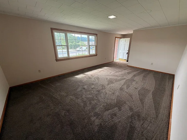 1010 Blount Ave — Photo 2