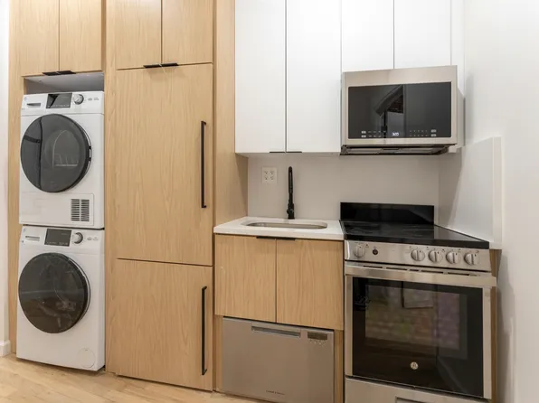 135 West 24th Street image 8 of 17