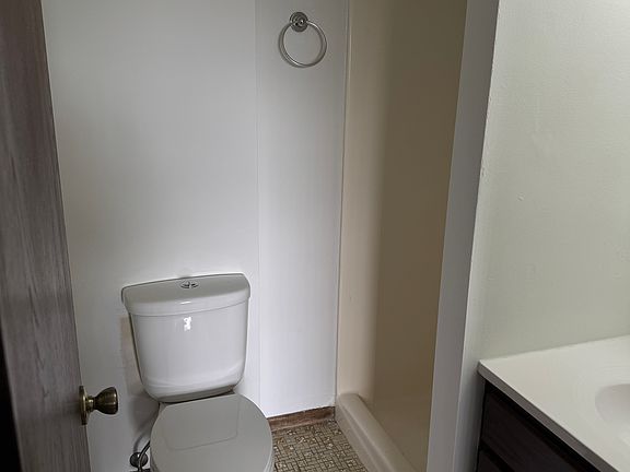 3rd image of 15705 Tiffany Dr APT 3