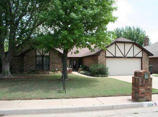 2224 Yellowstone Dr, Yukon, OK 73099