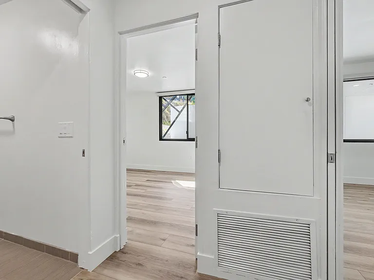1737 Chalmers St #105E — Photo 9