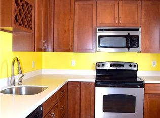 14 Almy St #2, Newport, RI 02840