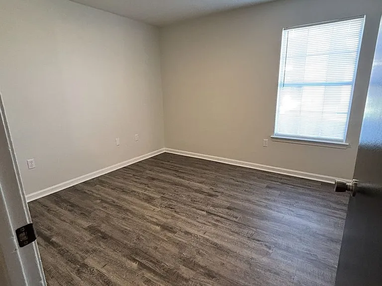 463 Alexander Ave — Photo 8