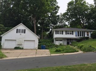 6225 Red Oak Rd, Mound, MN 55364