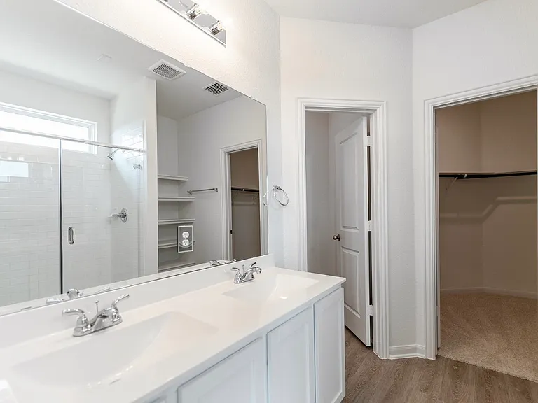 11130 Hollinger Cir — Photo 10