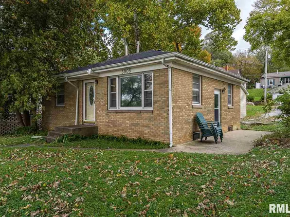 3905 11th St, Rock Island, IL 61201