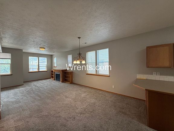 3rd image of 425 W 14th Ave