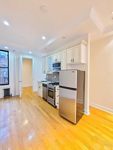 411 E 6th St #4D Photo 1