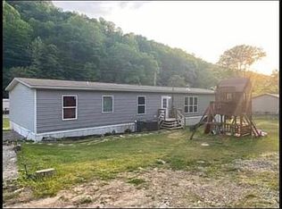 17 Hagerty Holw, Dingess, WV 25671