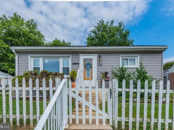 1231 E Caracas Ave, Hershey, PA 17033