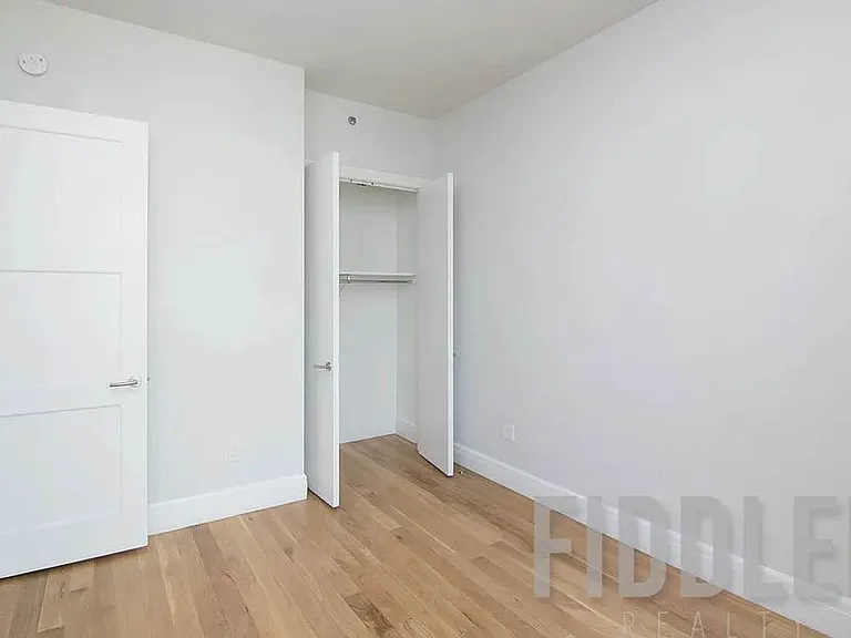 4441 Purves St #1709 — Photo 5